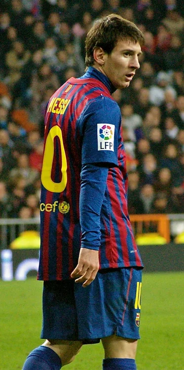 Lionel Messi in action at the Santiago Bernabéu against Real Madrid